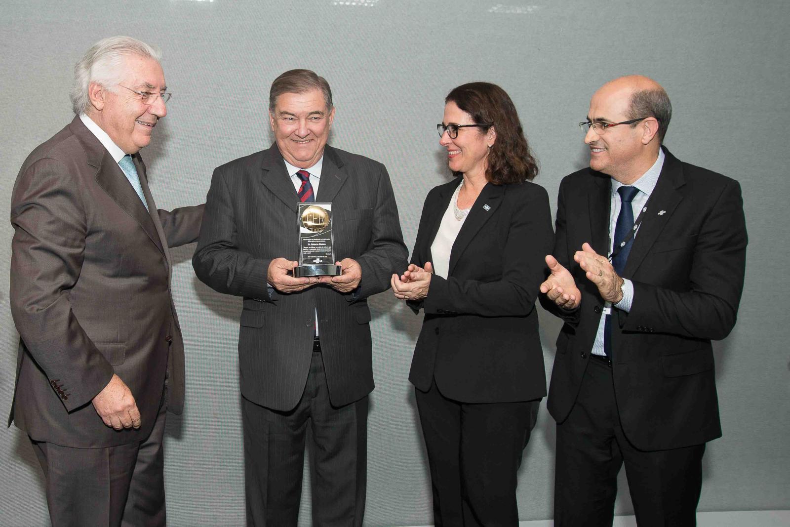 Presidente do Sistema FAEMG é homenageado pelo Sebrae