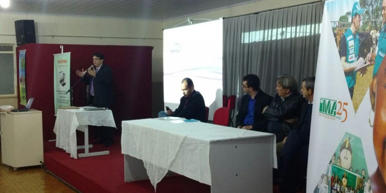 Produtores de café recebem os primeiros certificados internacionais do IMA e UTZ Produtores de café recebem os primeiros certificados internacionais do IMA e UTZ