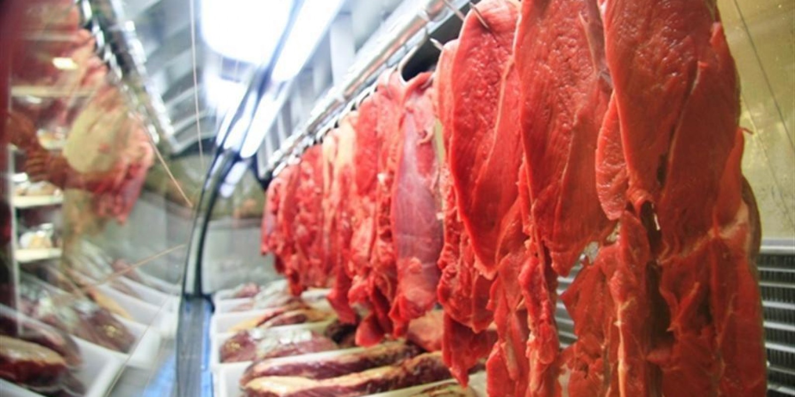 Exportações brasileiras de carne bovina recuam 2,3% em março
