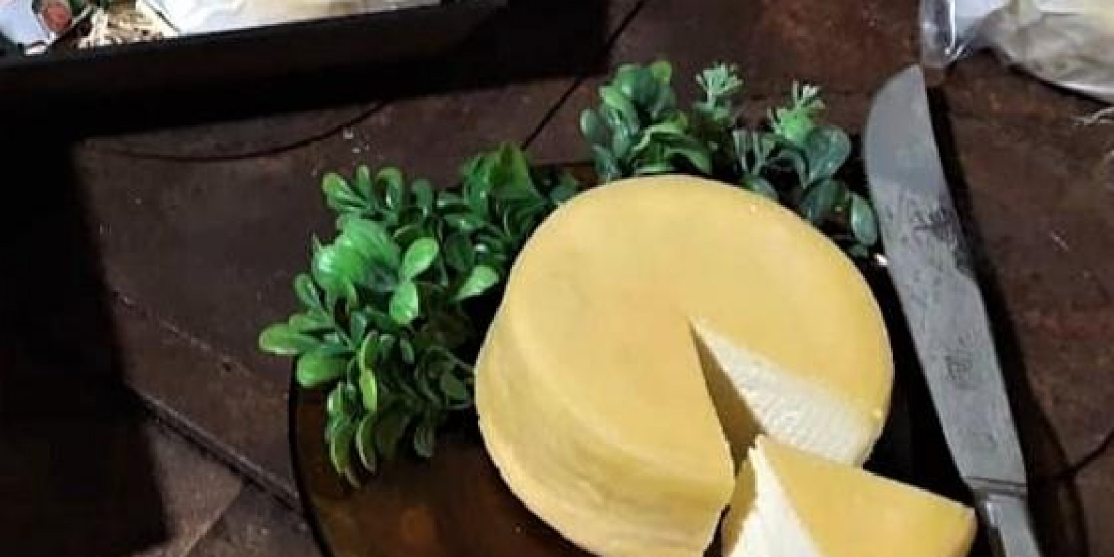 Casal de produtores de Ituiutaba investe na produção do Queijo Minas Artesanal Casal de produtores de Ituiutaba investe na produção do Queijo Minas Artesanal