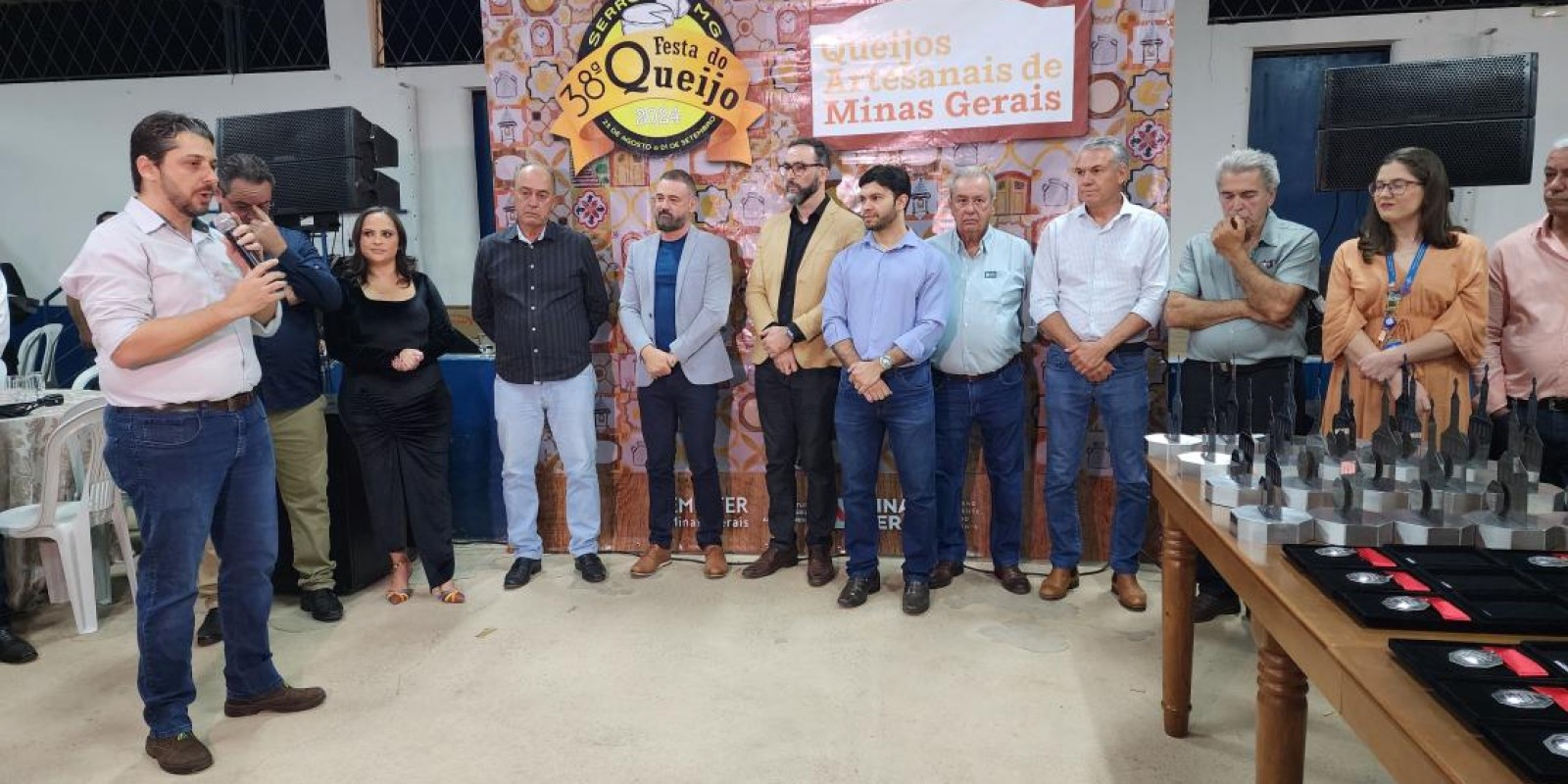 Grandes campeões do Concurso Estadual dos Queijos Artesanais de Minas Gerais Grandes campeões do Concurso Estadual dos Queijos Artesanais de Minas Gerais